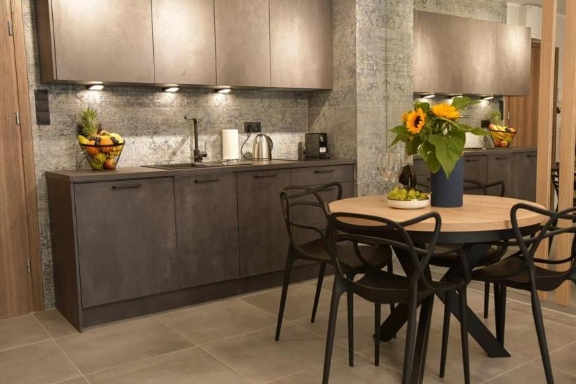 Apartament Prywatny Stone Hill Rackiewicz Z Basenem Szklarska Poreba Luaran gambar